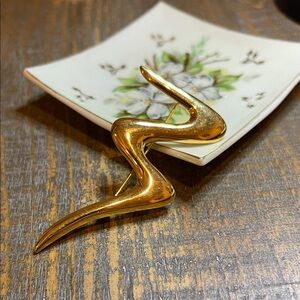 Vintage Trifari Zig Zag Squiggle Gold Tone Brooch
